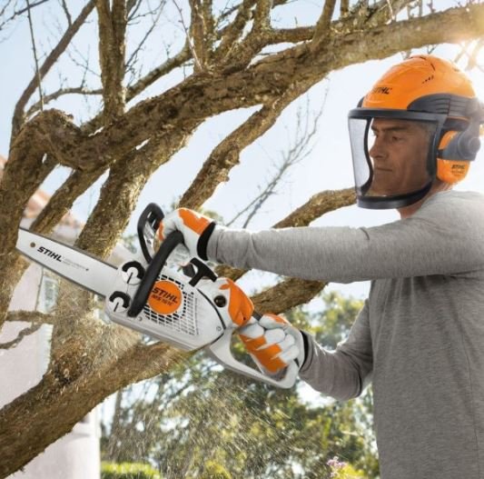 Stihl MS 151 C-E mit 30cm Schwert